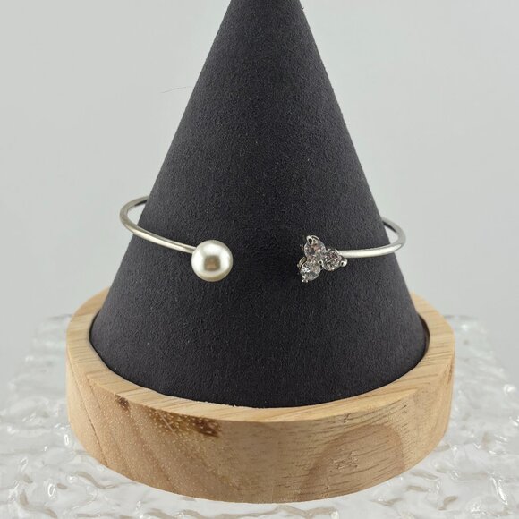 Faux Pearl and Cubic Zirconia Metal Bracelet - Picture 1 of 5